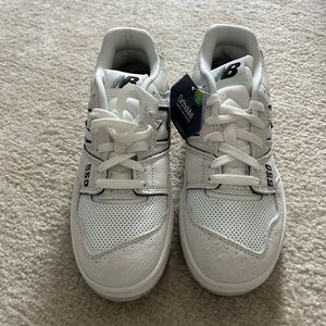 New Balance 550 Grey & White Size 8W